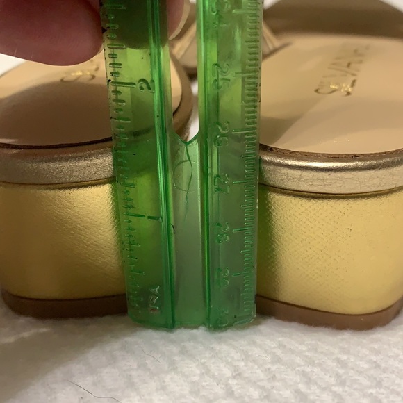 NWOB Silvana Diez gold sandals classy - Picture 7 of 14